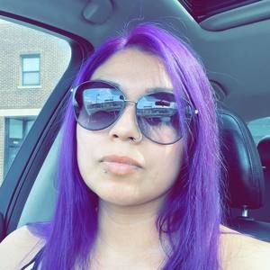 Meet your Posher, Roxana